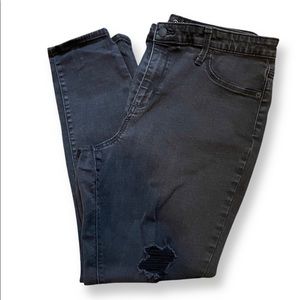 Universal threads 16/33 distressed skinny jeans